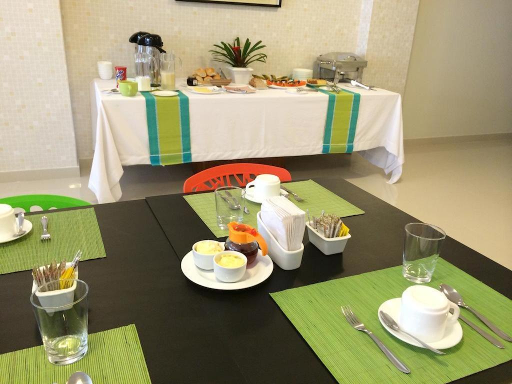 Oyo Ecosuites Hotel Manaus Bagian luar foto